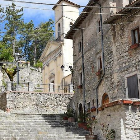 Casa Vacanza La Piazza Orvinio ภายนอก รูปภาพ