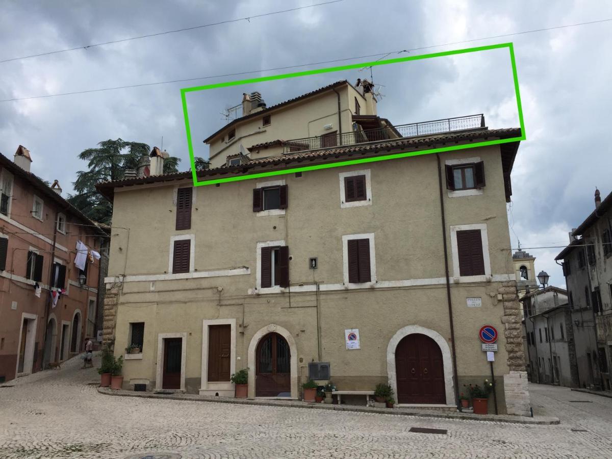 Casa Vacanza La Piazza Orvinio ภายนอก รูปภาพ