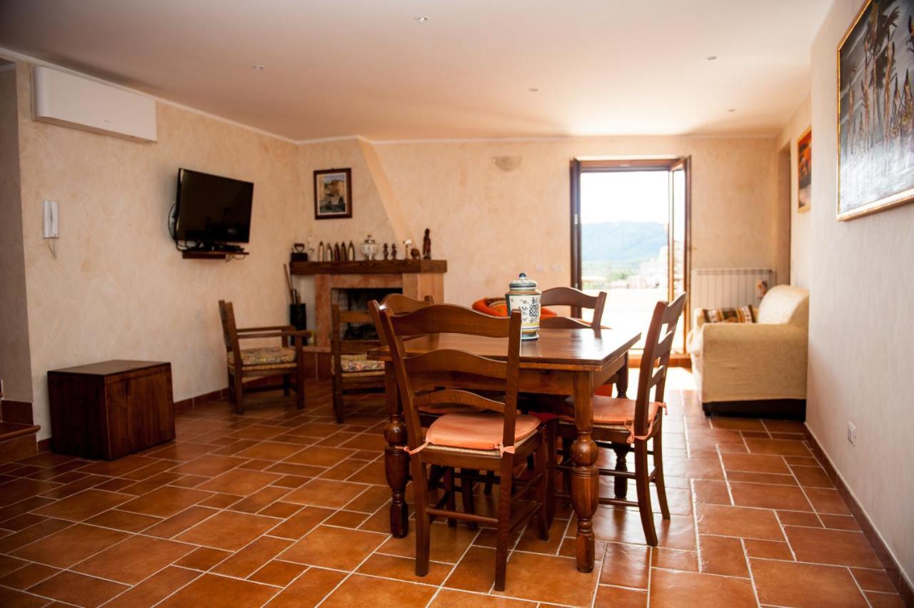 Casa Vacanza La Piazza Orvinio ภายนอก รูปภาพ
