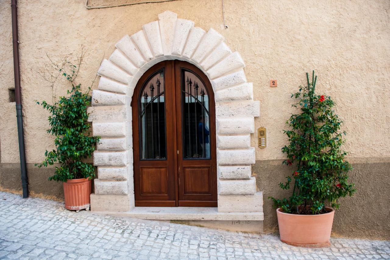 Casa Vacanza La Piazza Orvinio ภายนอก รูปภาพ