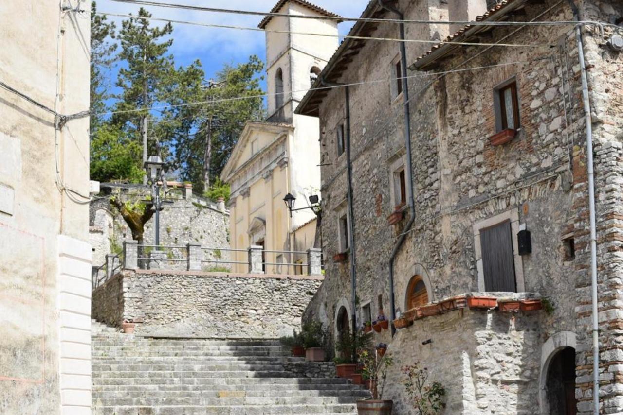 Casa Vacanza La Piazza Orvinio ภายนอก รูปภาพ