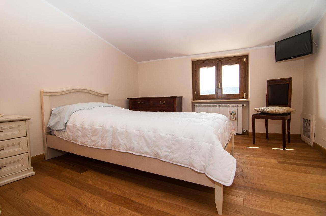 Casa Vacanza La Piazza Orvinio ภายนอก รูปภาพ
